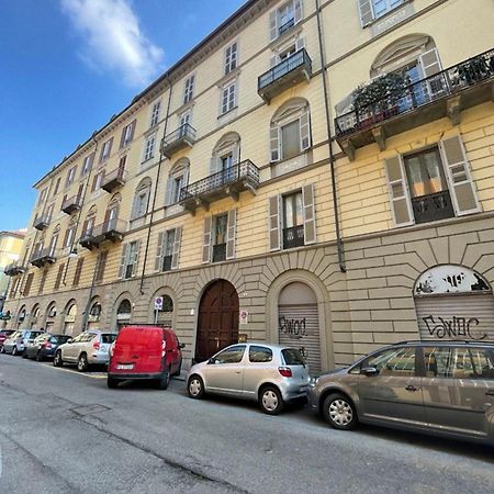 Centrale Appartamento Su Due Livelli "3" Турин Экстерьер фото